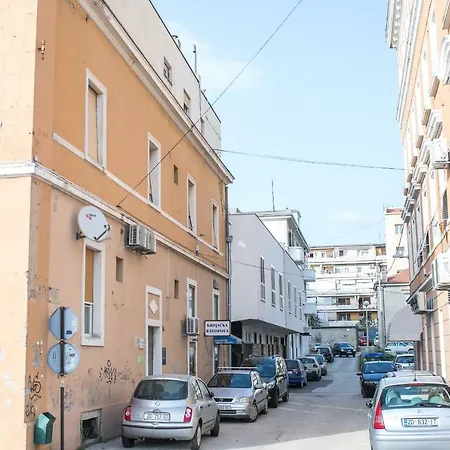 Midtown Center דירה