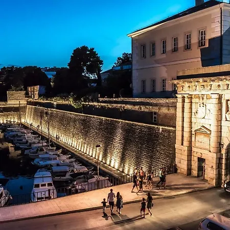 Midtown Center דירה זאדאר