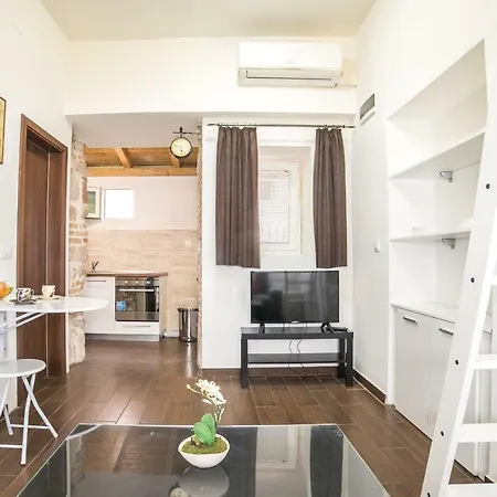 Apartment Midtown Center *
