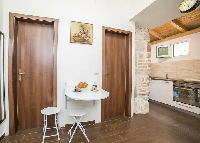 Midtown Center Apartmán *